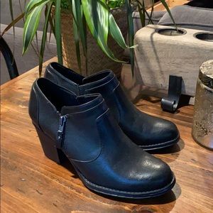 Naturalizer black booties